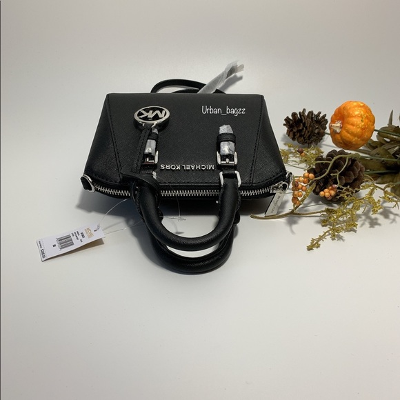 Michael Kors Giftables Ciara XS Mini Crossbody - Picture 5 of 8